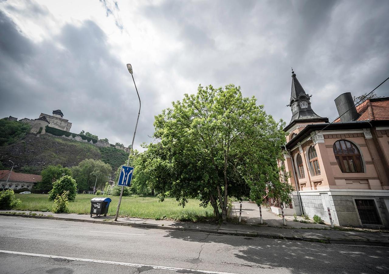 Penzion Pri Parku Trencin Exterior photo